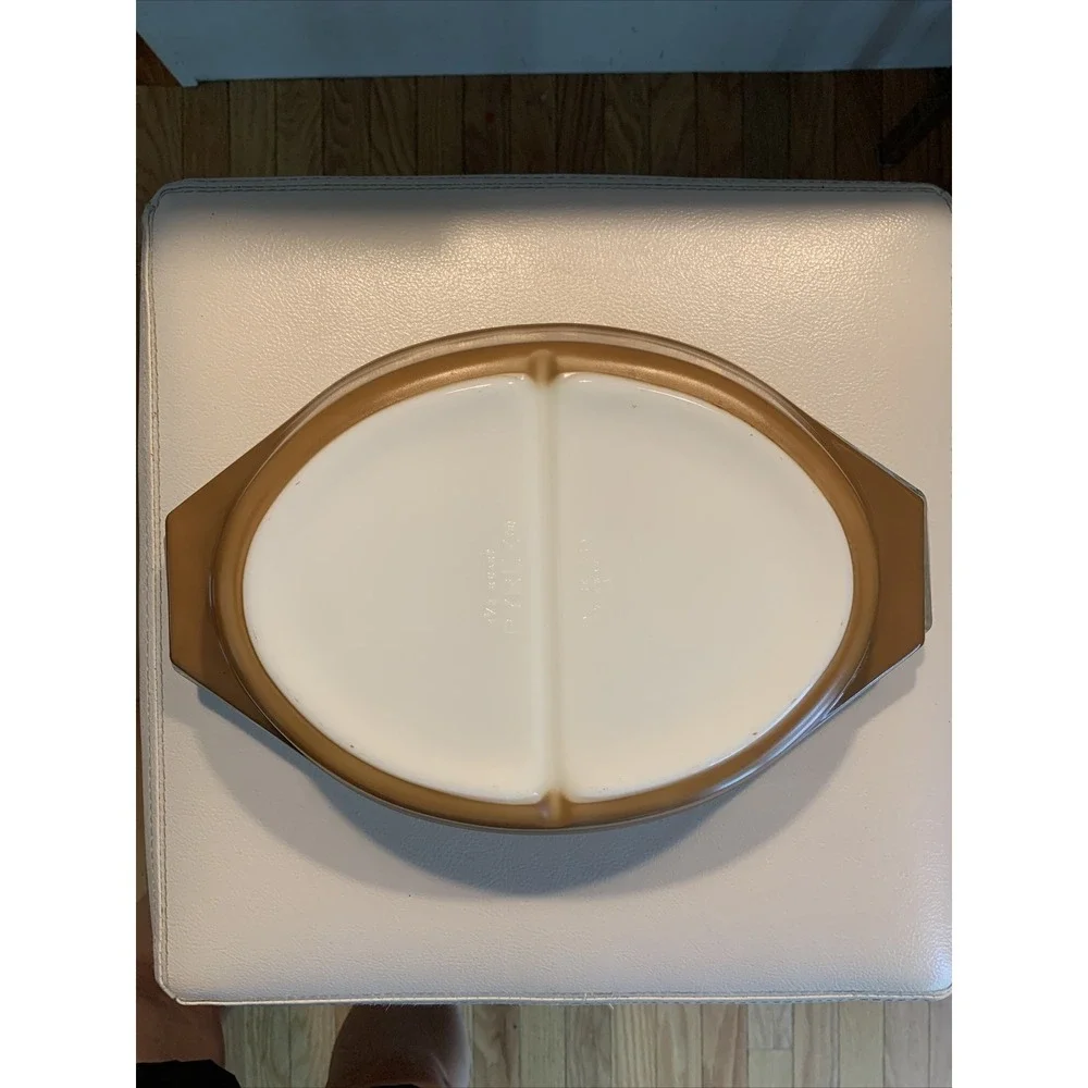 Pyrex vintage divided